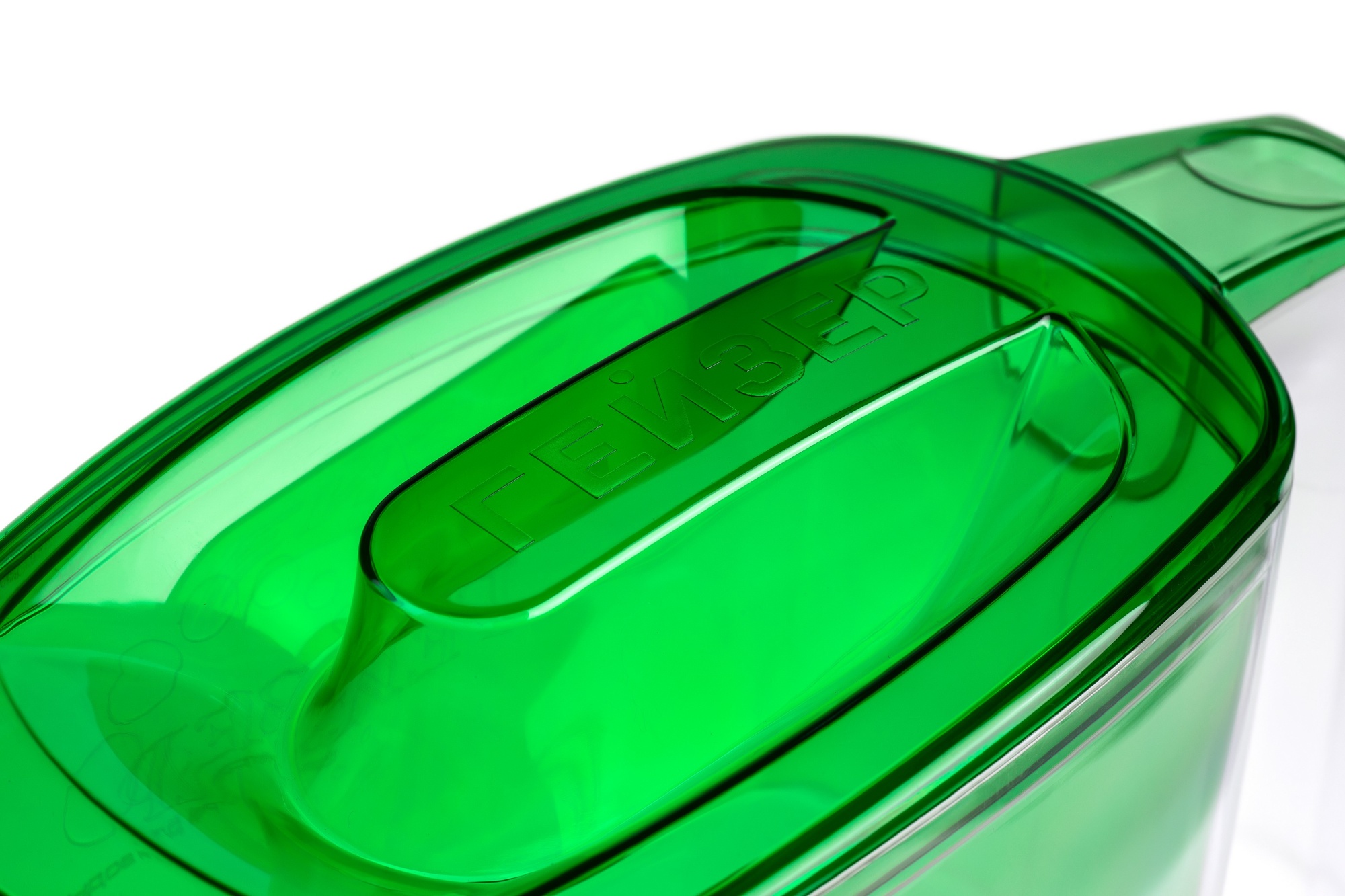 Фильтр-кувшин Гейзер Мини зелёного цвета